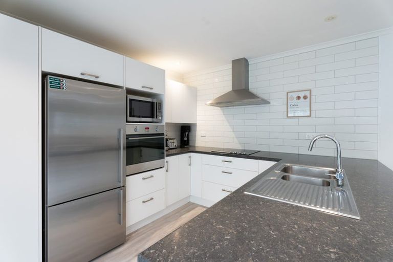 Photo of property in 21 Bickerton Rise, Churton Park, Wellington, 6037