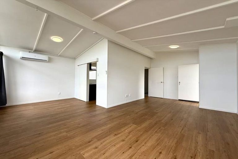 Photo of property in 23 Bellringer Road, Massey, Auckland, 0614