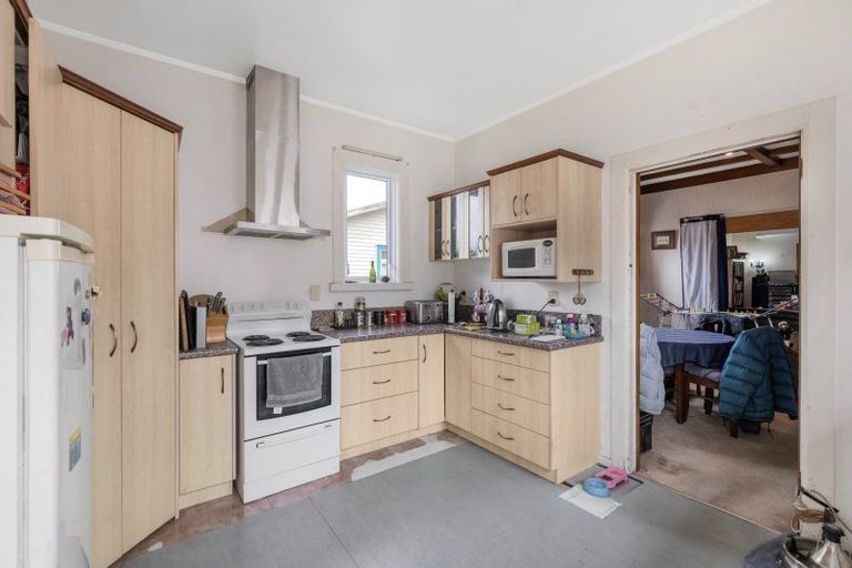Photo of property in 77 Heretaunga Street, Palmerston North, 4414
