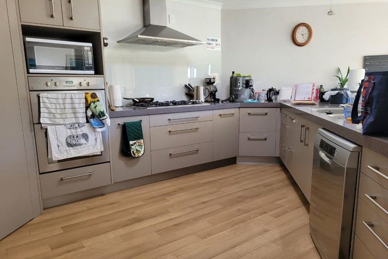 Photo of property in 99 Kuratawhiti Street, Greytown, 5794