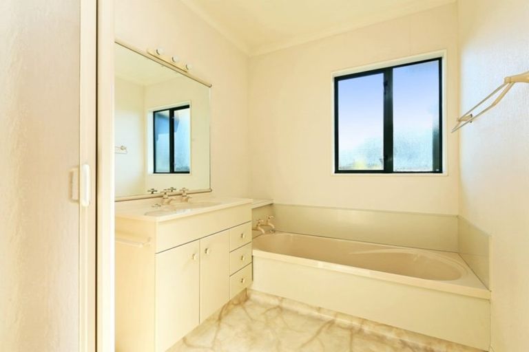 Photo of property in 11 Beaufort Place, Taradale, Napier, 4112