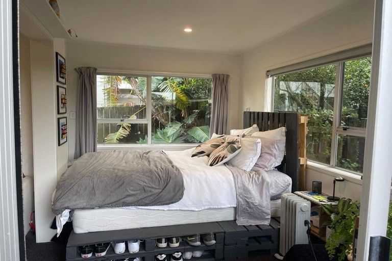 Photo of property in 2/2 Northwick Place, Hillcrest, Auckland, 0627