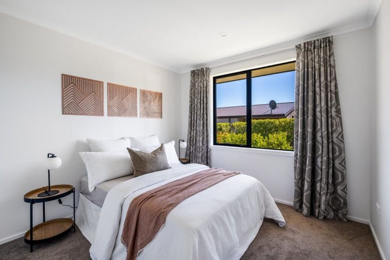 Photo of property in 16 Makomako Road, Wanaka, 9305