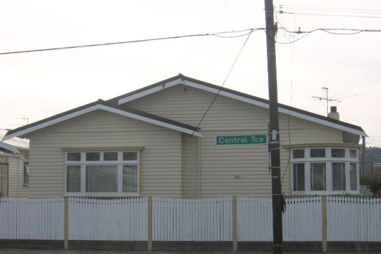 Photo of property in 27 Central Terrace, Alicetown, Lower Hutt, 5010
