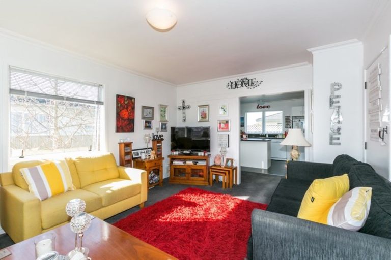 Photo of property in 9a Cornwall Road, Taradale, Napier, 4112