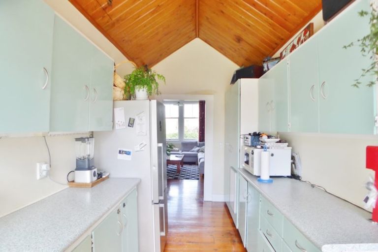 Photo of property in 24 Graham Avenue, Te Atatu Peninsula, Auckland, 0610