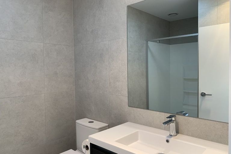 Photo of property in 18 Hema Road, Hobsonville, 0616