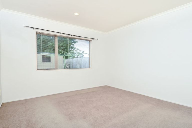 Photo of property in 46 Garelja Road, Henderson, Auckland, 0612