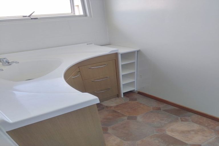 Photo of property in 3/14 Karamu Street, Strandon, New Plymouth, 4312