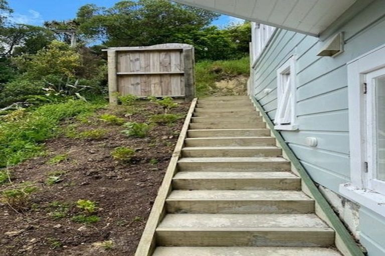 Photo of property in 2/139 Wadestown Road, Wadestown, Wellington, 6012