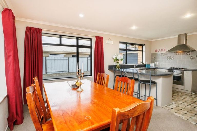 Photo of property in 46 Geneva Terrace, Kelvin Grove, Palmerston North, 4414