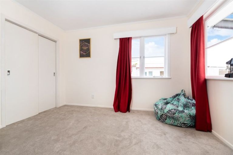 Photo of property in 12a Rosier Road, Glen Eden, Auckland, 0602