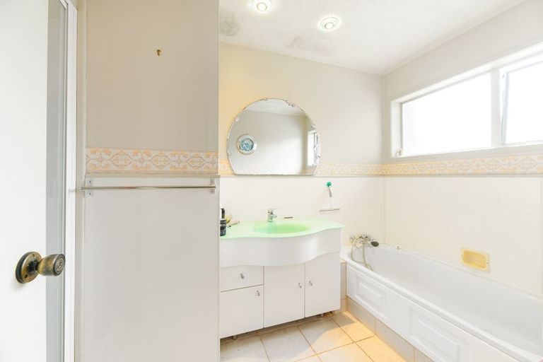 Photo of property in 17b/1 Woodvale Road, Glen Eden, Auckland, 0602