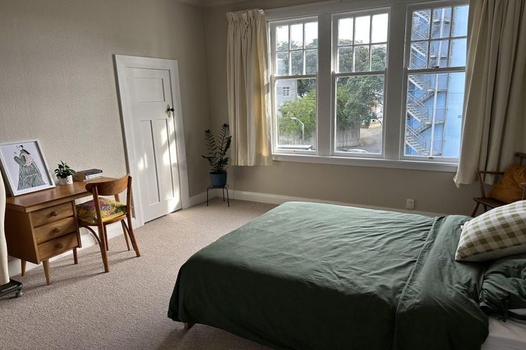 Photo of property in Pukehinau Flats, 1u4 Brooklyn Road, Mount Cook, Wellington, 6011