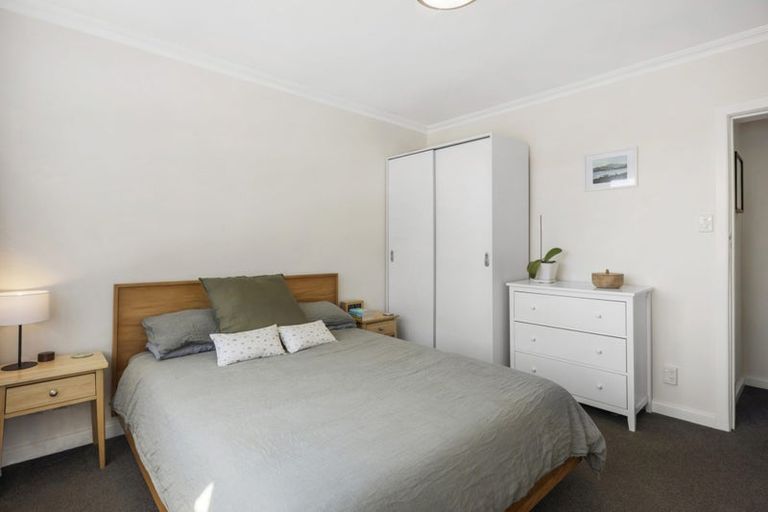 Photo of property in Winslow Apartments, 5/2 Ohiro Road, Aro Valley, Wellington, 6021