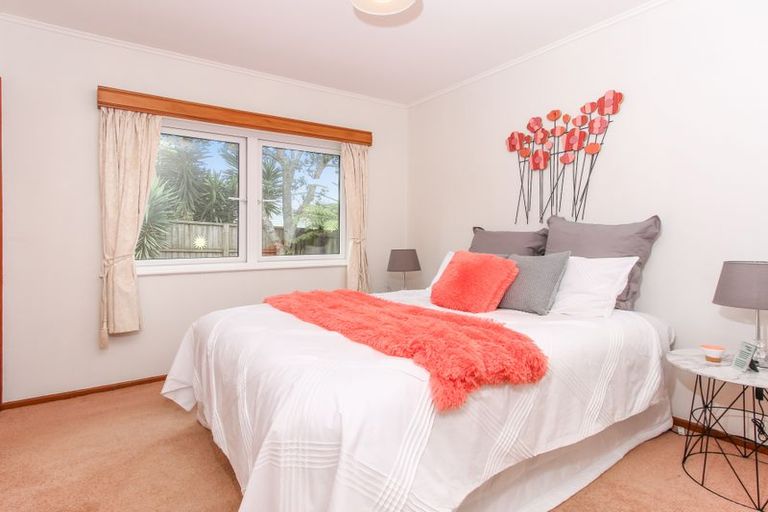 Photo of property in 17 Tagor Street, Glen Eden, Auckland, 0602