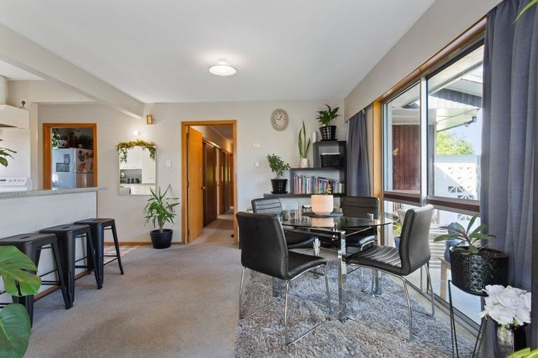 Photo of property in 16 Johns Road, Rangiora, 7400