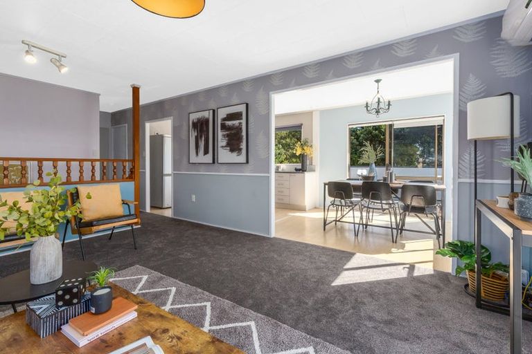 Photo of property in 16 Parkinson Close, Whitby, Porirua, 5024