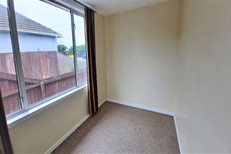 Photo of property in 162 Springs Road, Hornby, Christchurch, 8042