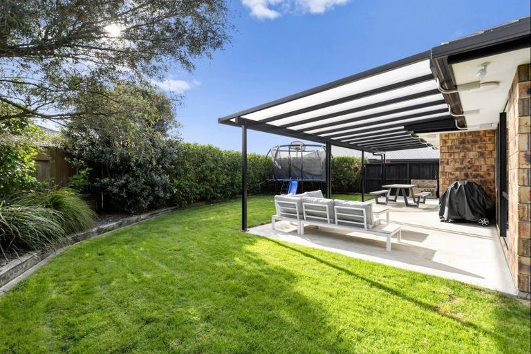 Photo of property in 31 Chestnut Close, Kelvin Grove, Palmerston North, 4414