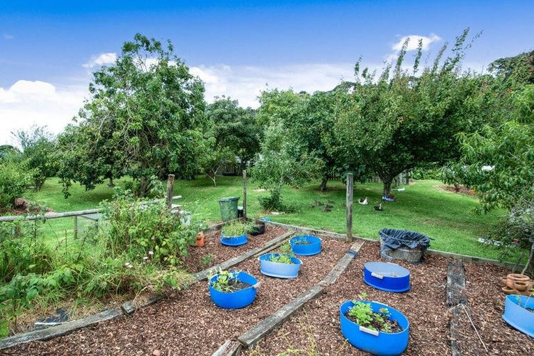 Photo of property in 12 Mildon Road, Waitakere, Auckland, 0782