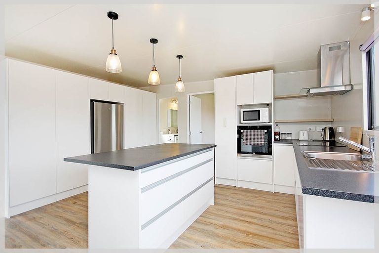 Photo of property in 15a Roore Street, Foxton Beach, Foxton, 4815