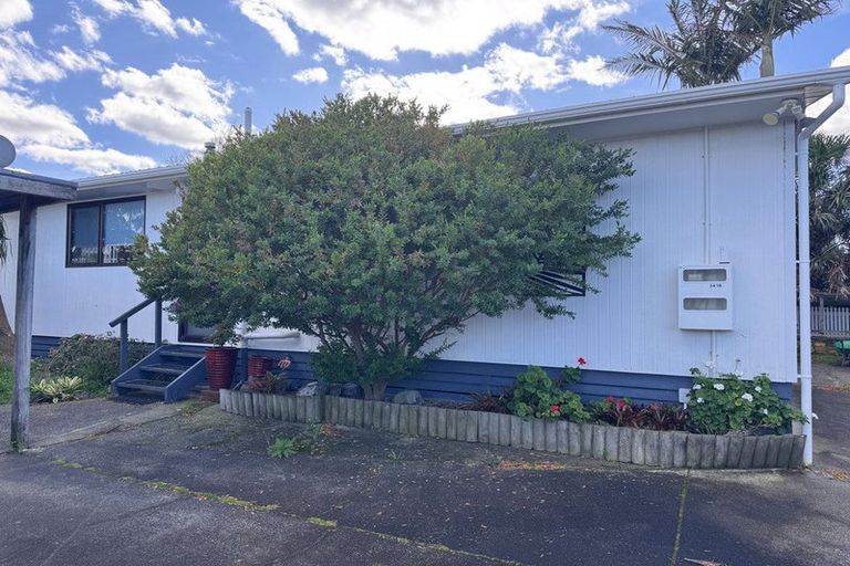 Photo of property in 2/141 Carnoustie Drive, Wattle Downs, Auckland, 2103