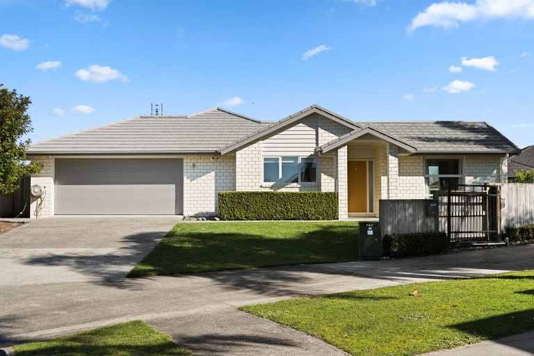 Photo of property in 17 Michael Terrence Place, Flagstaff, Hamilton, 3210