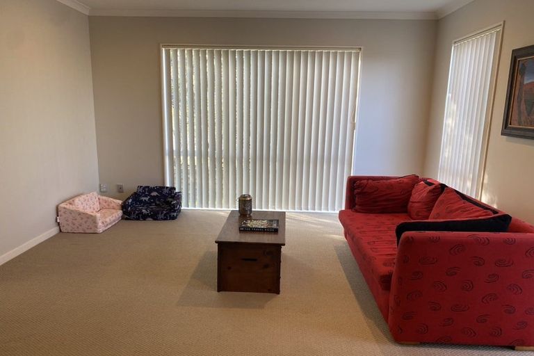 Photo of property in 8 Kouras Place, Flat Bush, Auckland, 2016