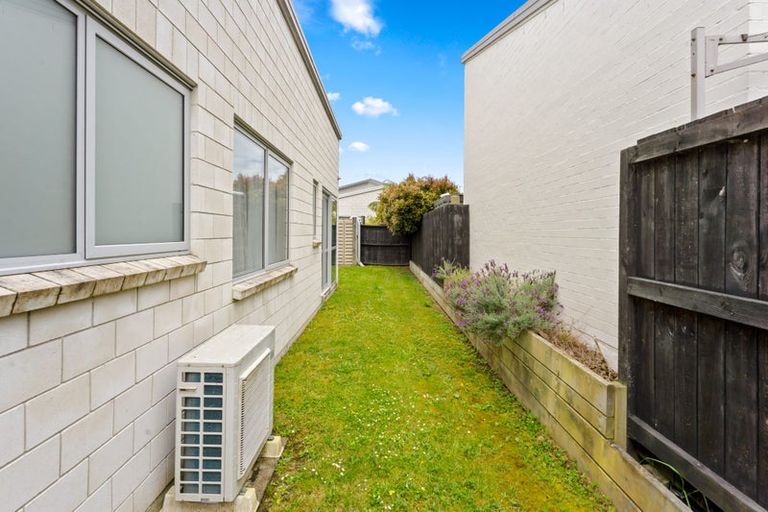 Photo of property in 33 Kanuka Road, Hobsonville, Auckland, 0616