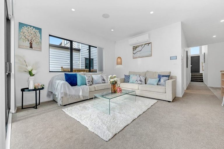 Photo of property in 28 Bushfield Drive, Flat Bush, Auckland, 2019