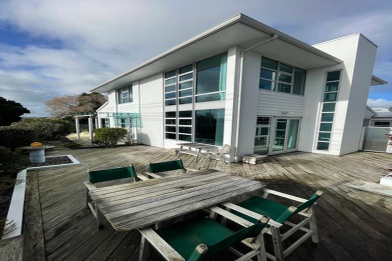 Photo of property in 22 Oriental Street, Welbourn, New Plymouth, 4312