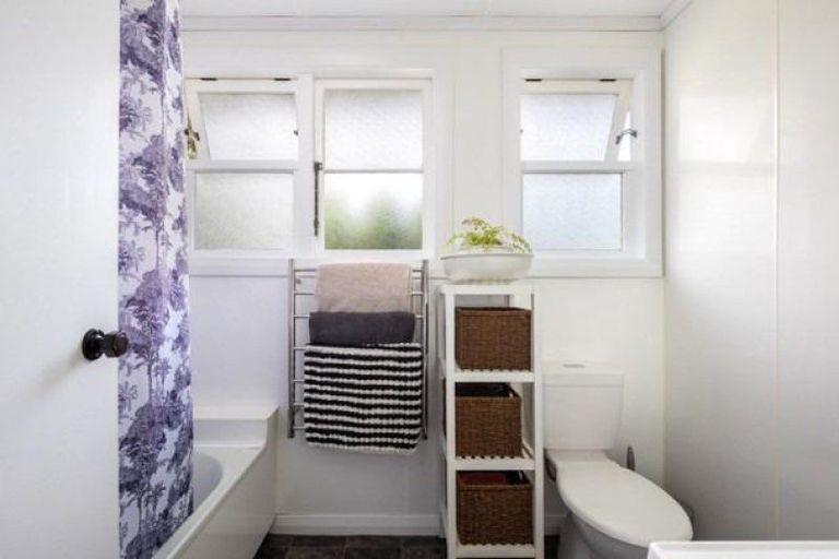 Photo of property in 5 Camden Street, Vogeltown, New Plymouth, 4310