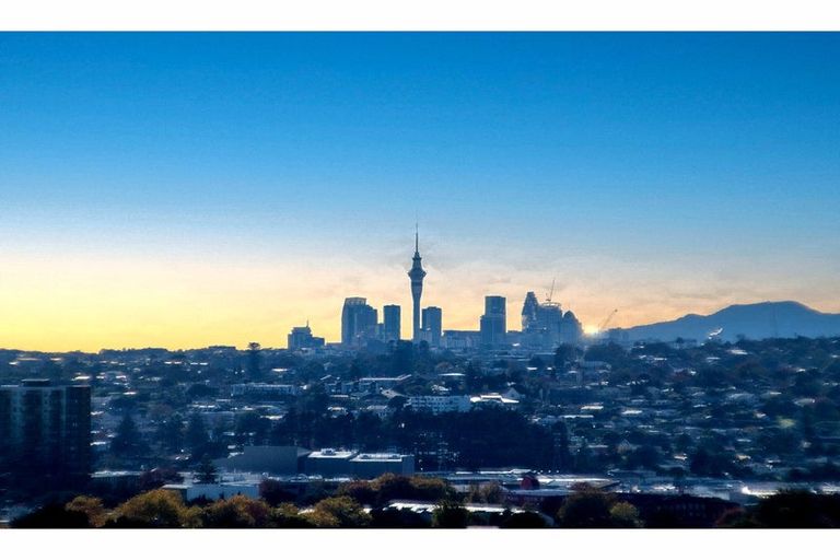 Photo of property in 241a Golf Road, Titirangi, Auckland, 0604