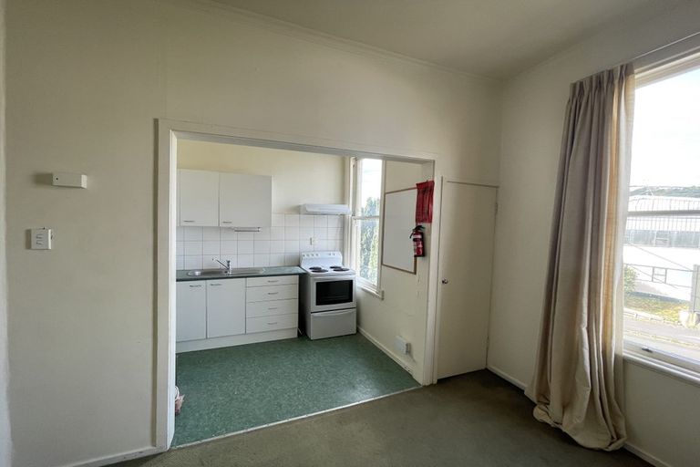 Photo of property in 72-76 Tasman Street, Mount Cook, Wellington, 6021