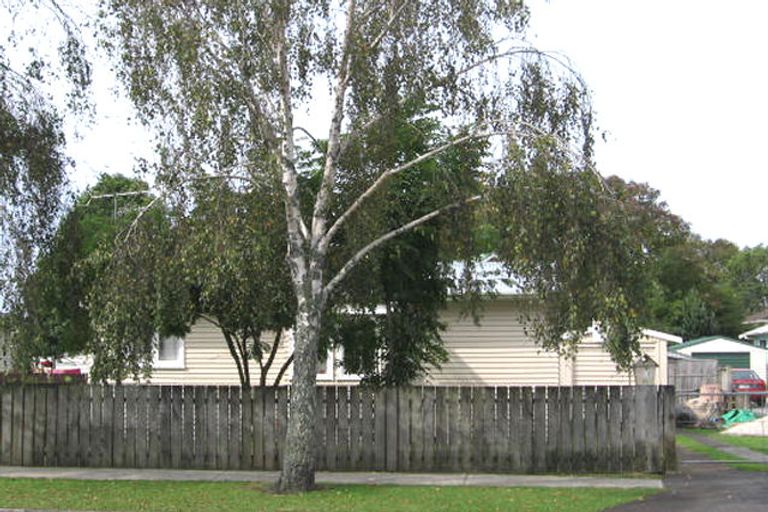 Photo of property in 1/10 Ranui Station Road, Ranui, Auckland, 0612