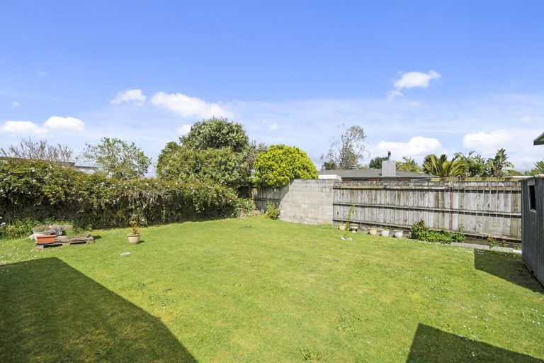 Photo of property in 20 Peachgrove Road, Te Atatu Peninsula, Auckland, 0610