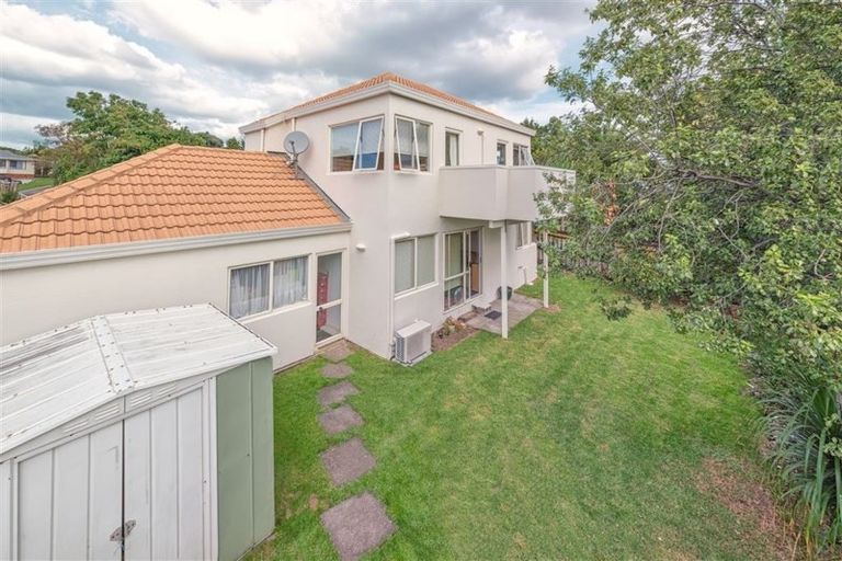 Photo of property in 2/5 Juvena Place, Clover Park, Auckland, 2019