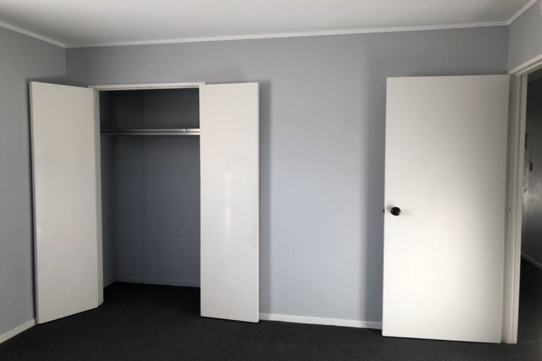 Photo of property in 13 Craigbank Avenue, New Lynn, Auckland, 0600