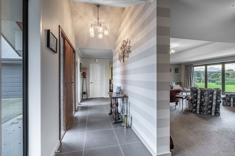 Photo of property in 12b Lady Barkly Road, Winton, 9782