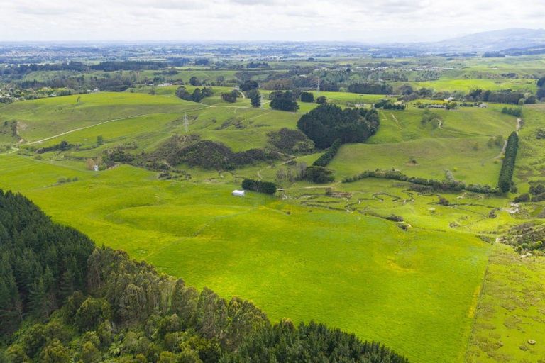 Photo of property in 158 Pahiatua Aokautere Road, Aokautere, 4471