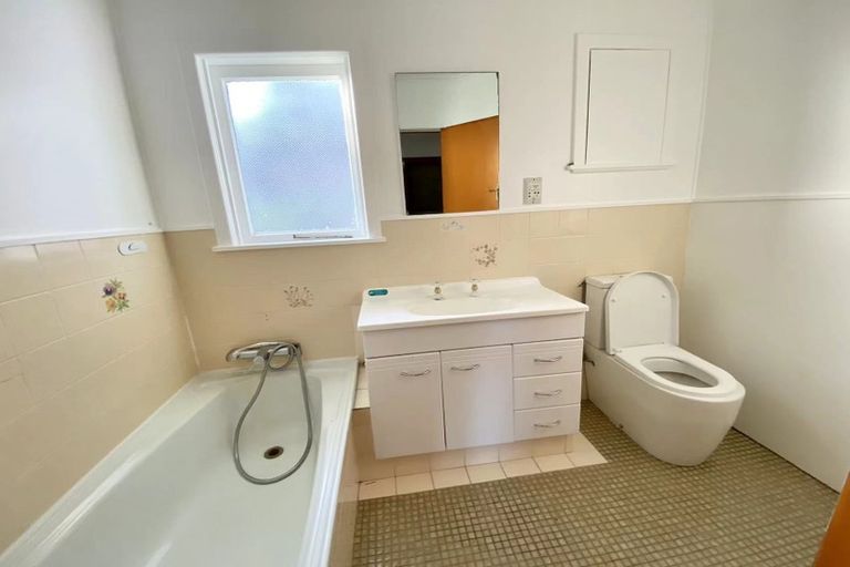 Photo of property in 29 Routley Drive, Glen Eden, Auckland, 0602