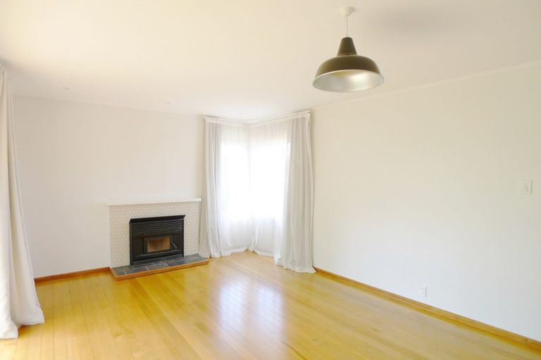 Photo of property in 42 Kervil Avenue, Te Atatu Peninsula, Auckland, 0610