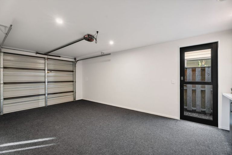 Photo of property in 5 Matakanui Lane, Wanaka, 9305