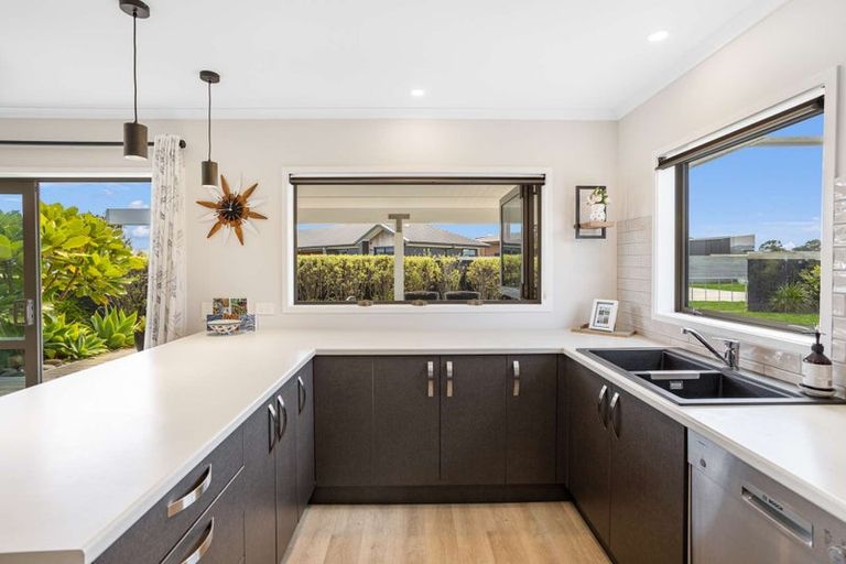Photo of property in 139 Rangiora Crescent, Matarangi, Whitianga, 3592
