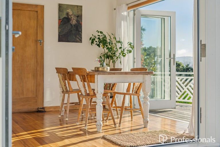 Photo of property in 31 Walter Road, Lowry Bay, Lower Hutt, 5013