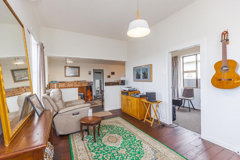 Photo of property in 9 Manuka Street, Castlecliff, Whanganui, 4501