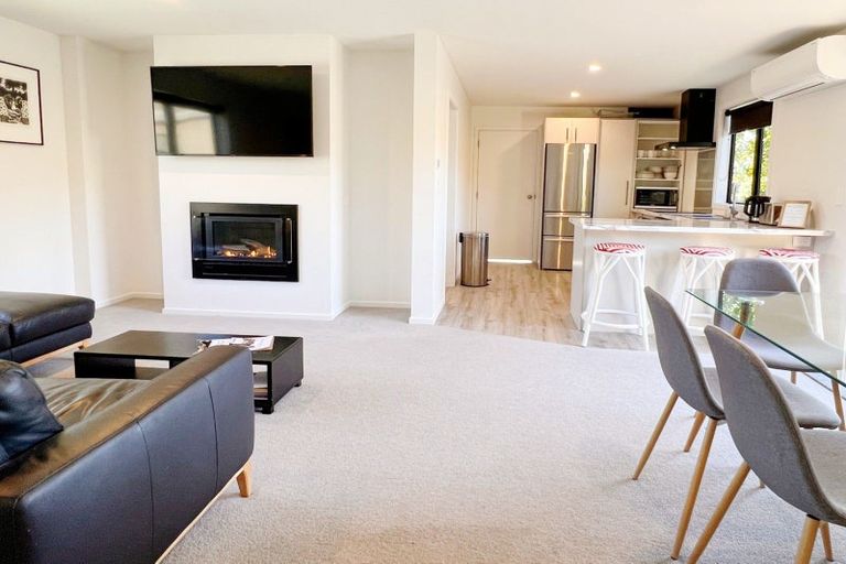 Photo of property in 2 Cleland Close, Wanaka, 9382