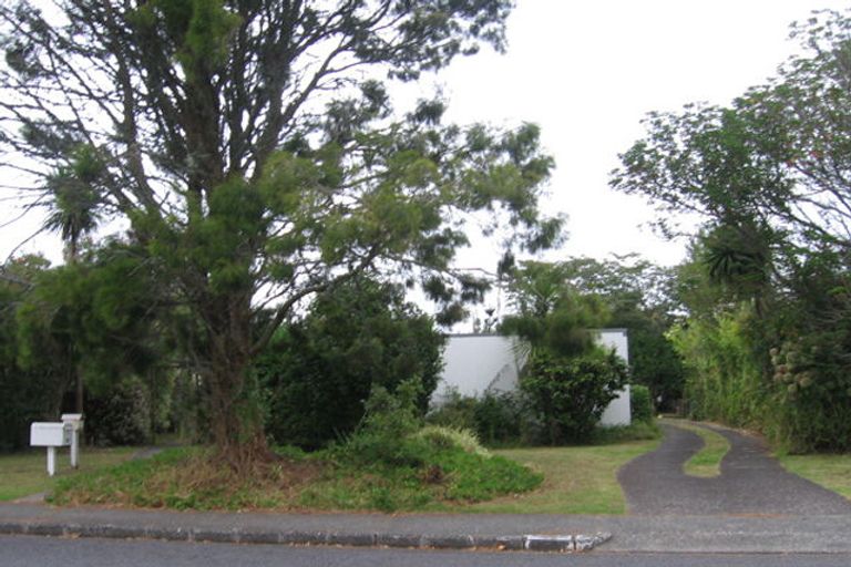 Photo of property in 2/12 Evelyn Place, Hillcrest, Auckland, 0627