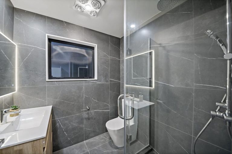 Photo of property in 8d Butterworth Drive, Glendene, 0602